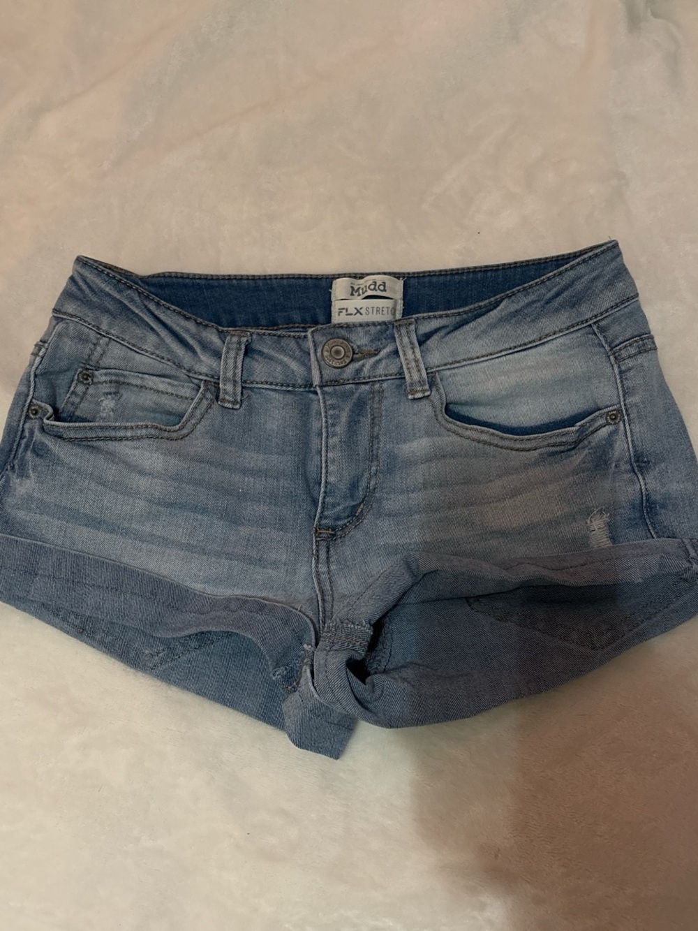 Vintage low rise Mudd Women's Light Wash Denim Shorts